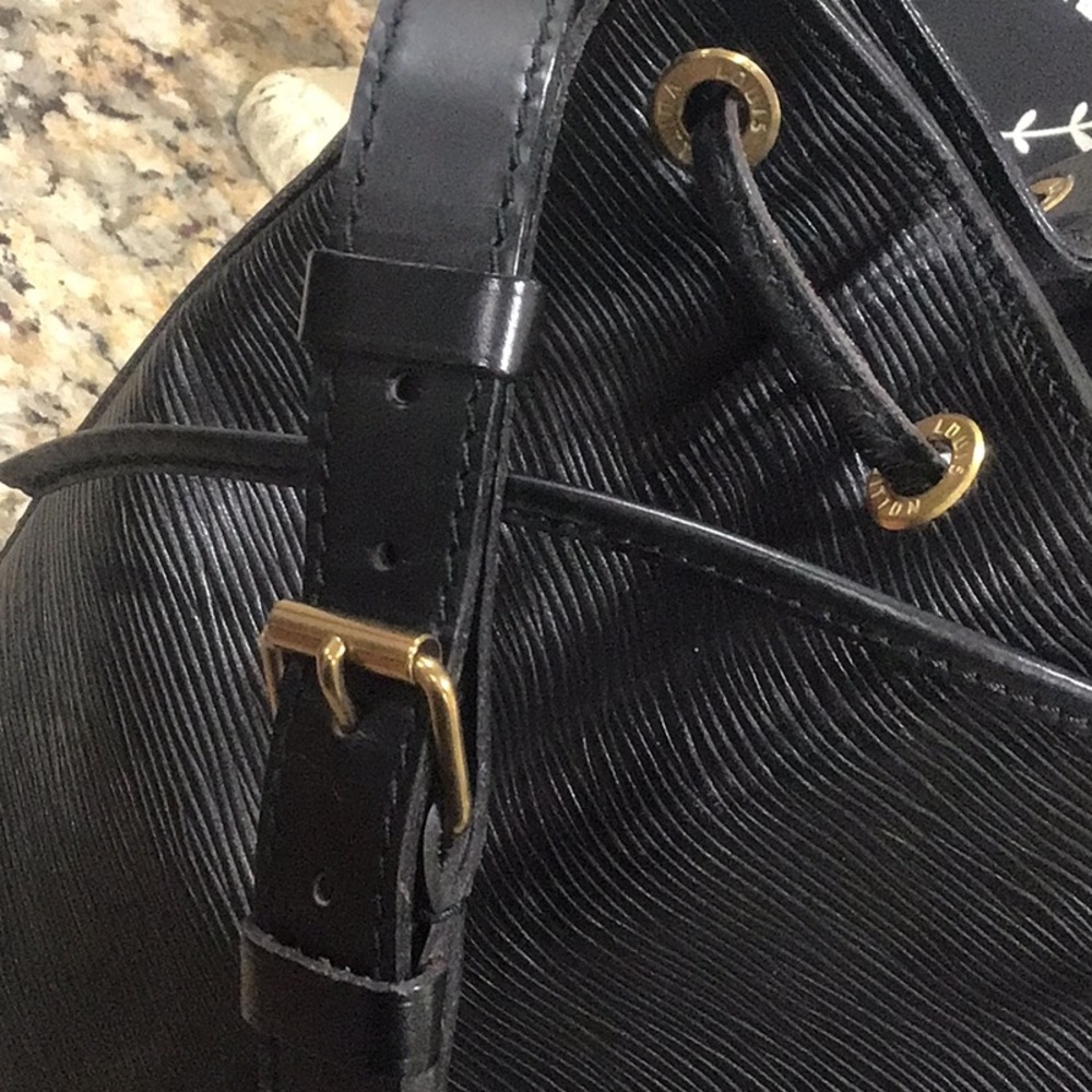 Louis Vuitton Black Epi Leather NOE Bucket Bag w/ dust bag EXCELLENT CONDITION - Picture 2 of 16